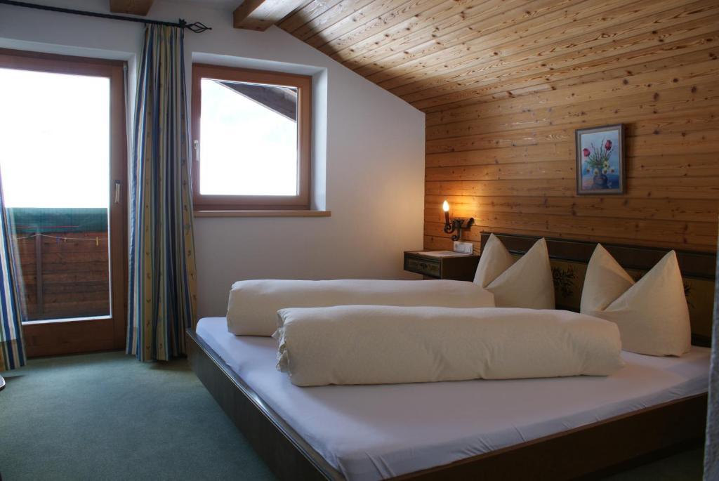 Haus Bergfrieden Hotel Bach  Luaran gambar